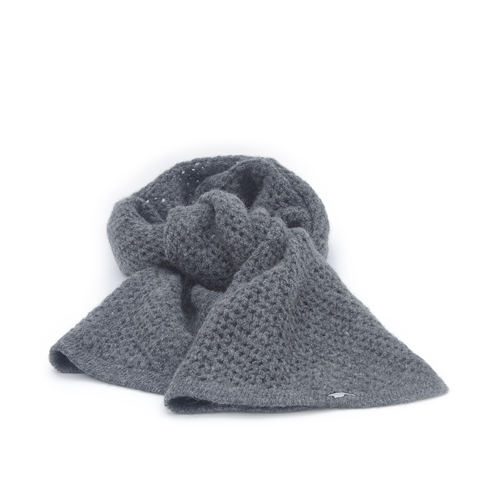 Gråt halstørklæde, hulstrik